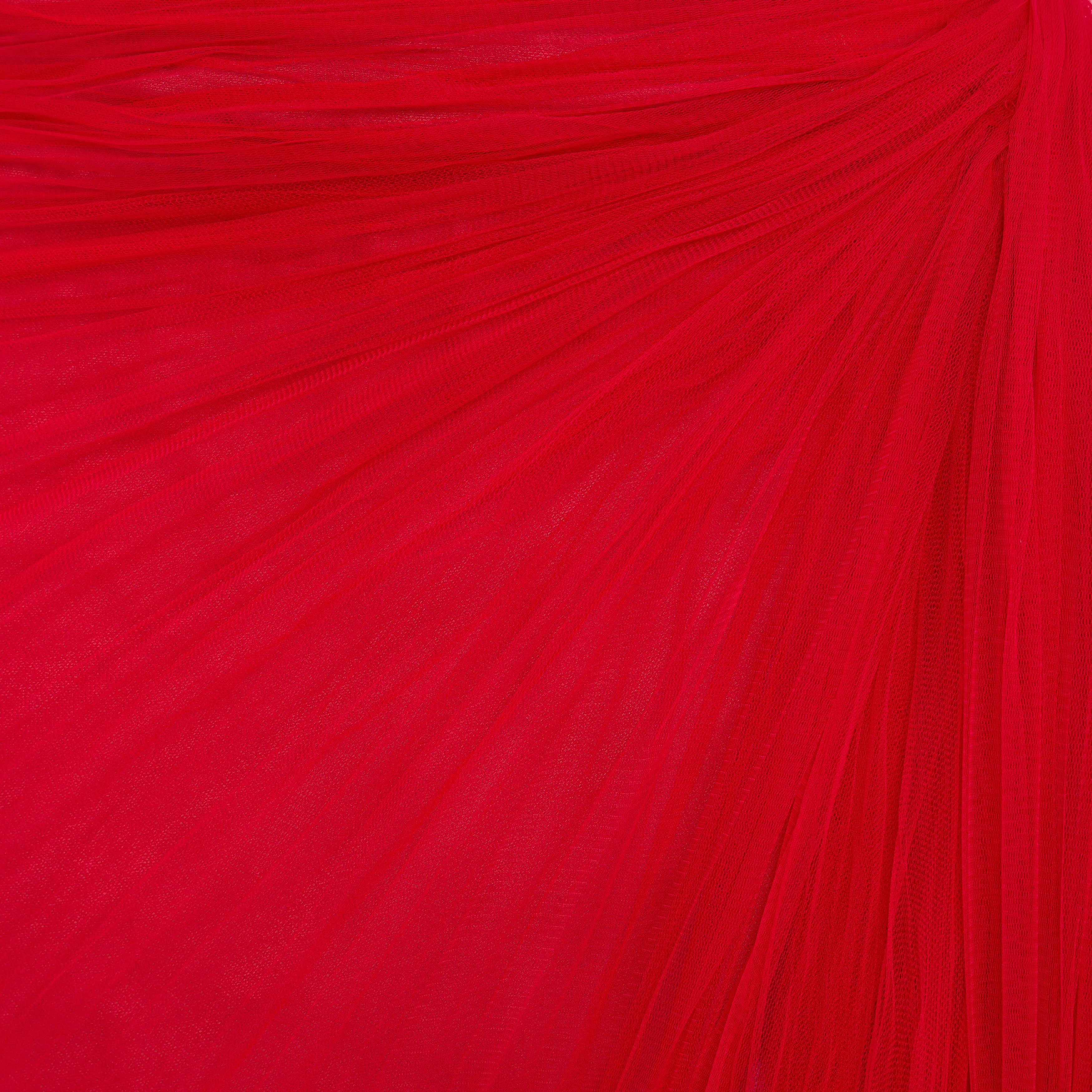 Side Tail Pleated Tulle Gown - Image 8