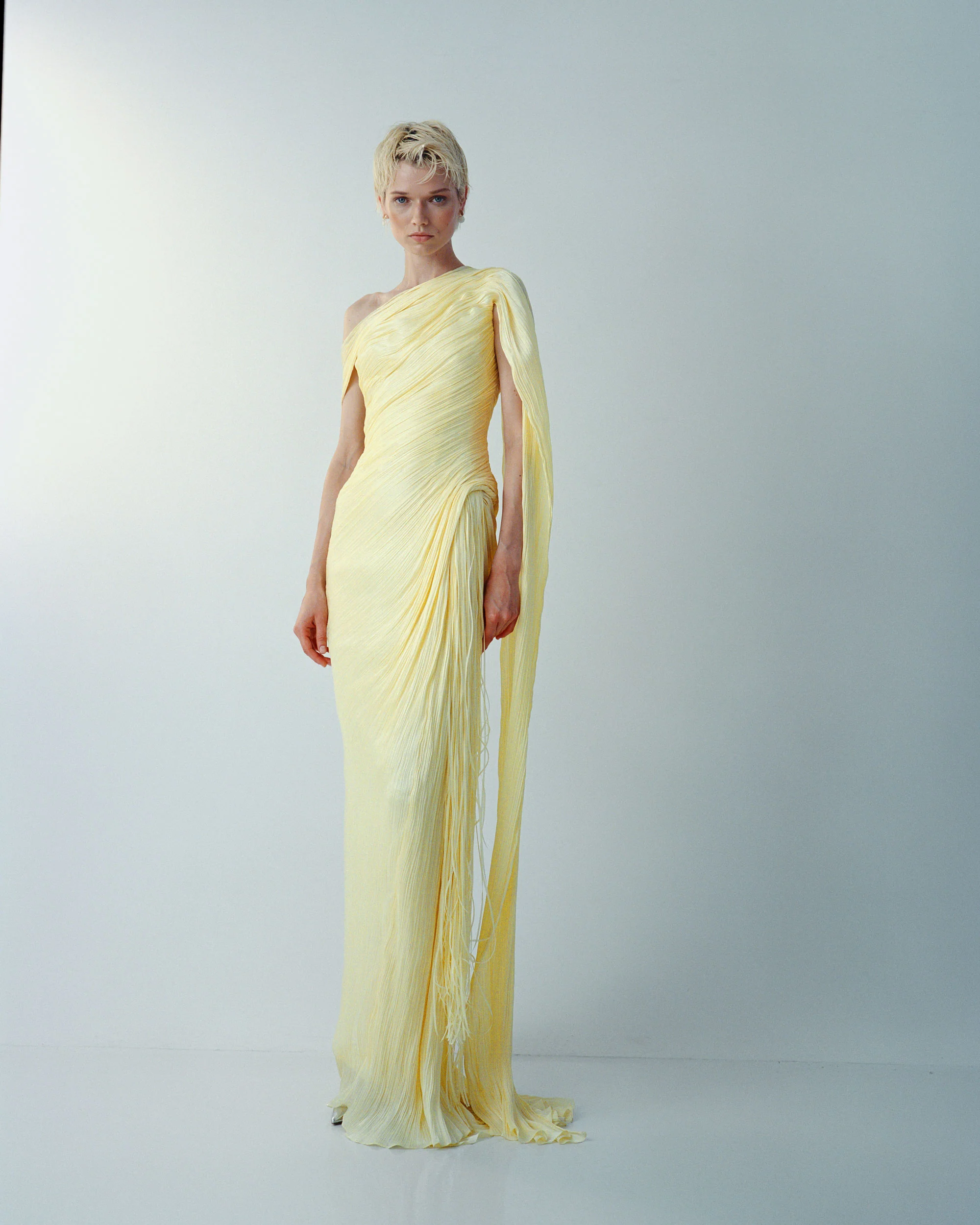 LEANDRA - ASYMMETRICAL PLEATED SILK GOWN WITH FRINGES AND ONE-SHOULDER CAPE - Image 2