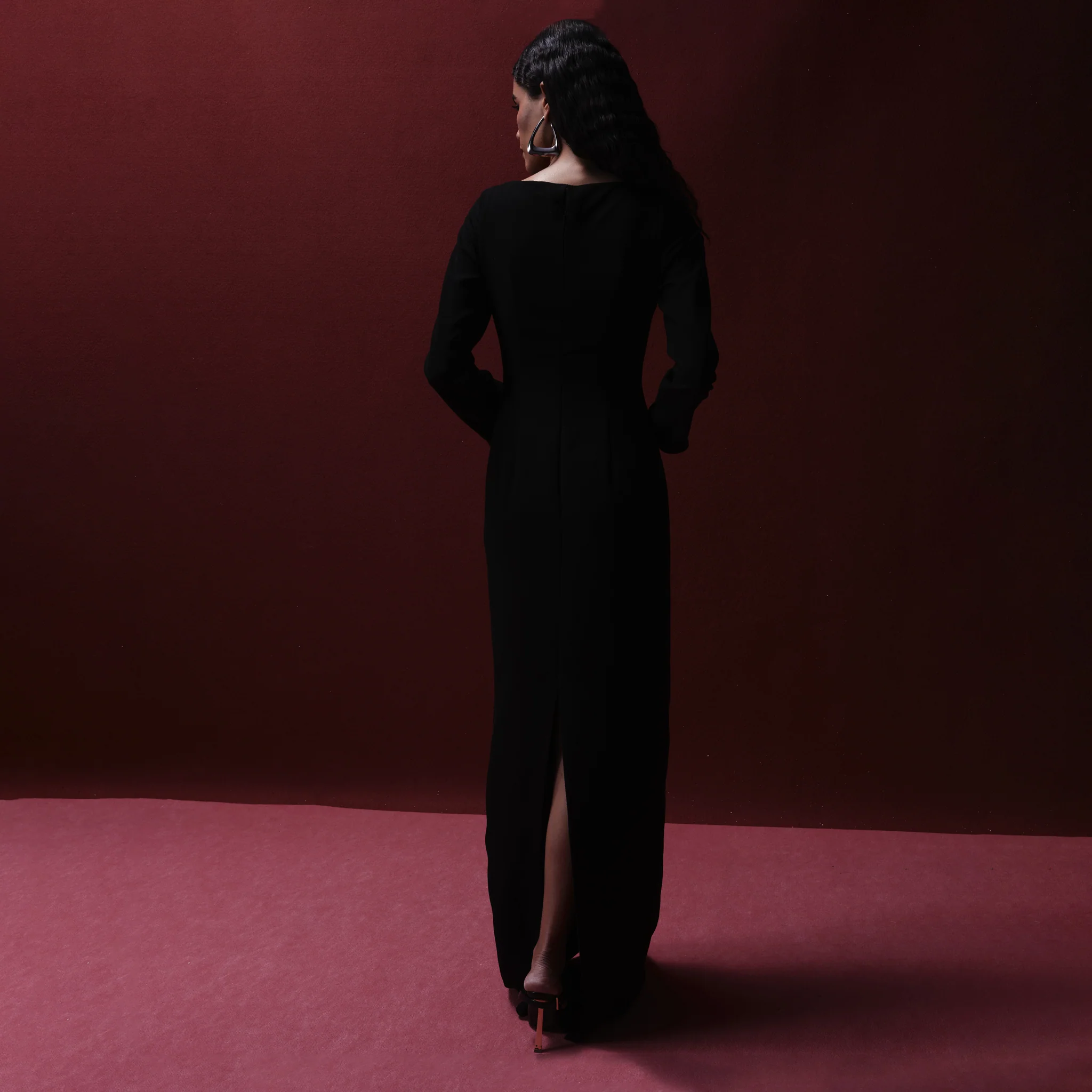 Long sleeve Crepe gown with flower cutout - Image 5