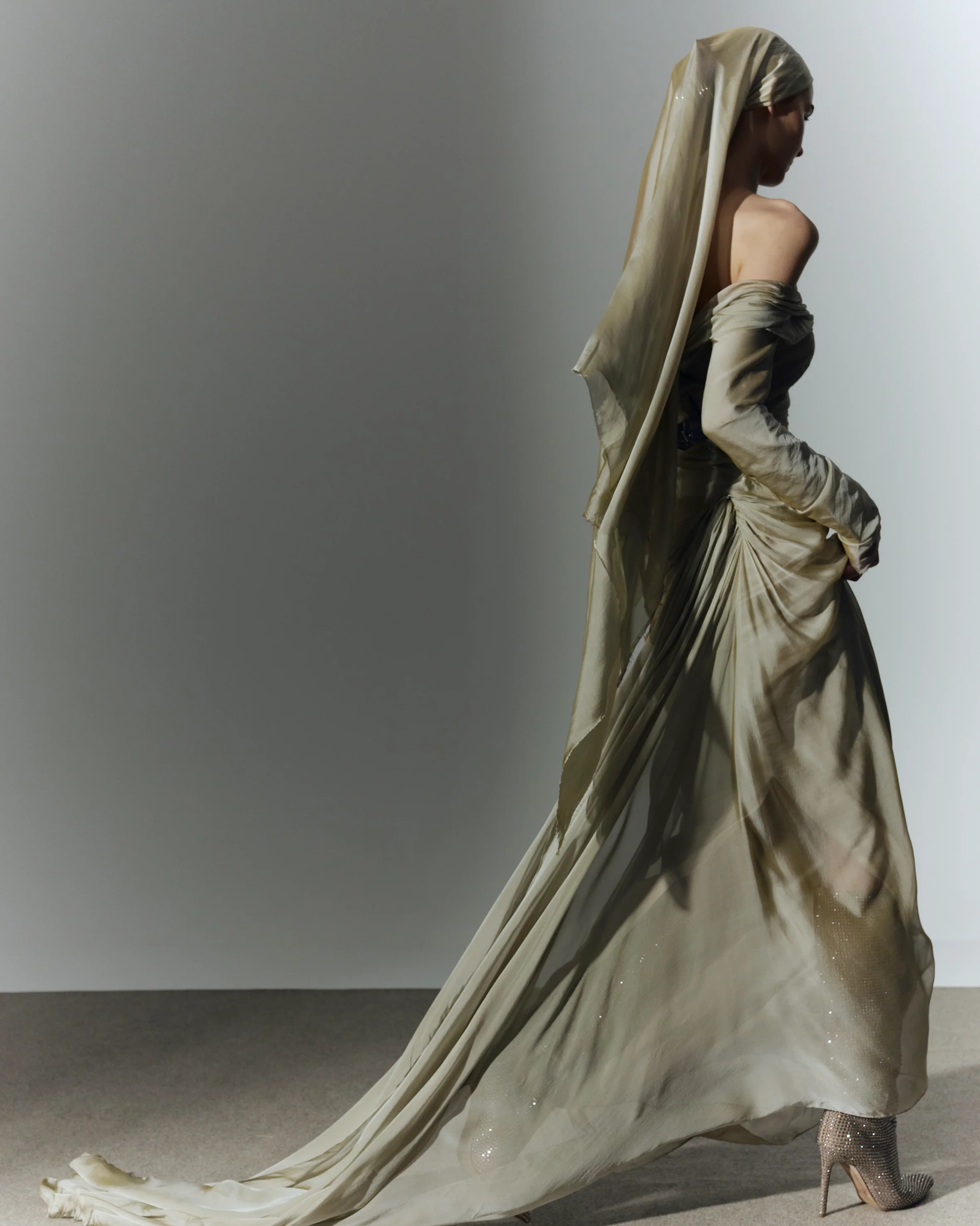 Off shoulder long sleeve draped two-tone chiffon gown - Image 7