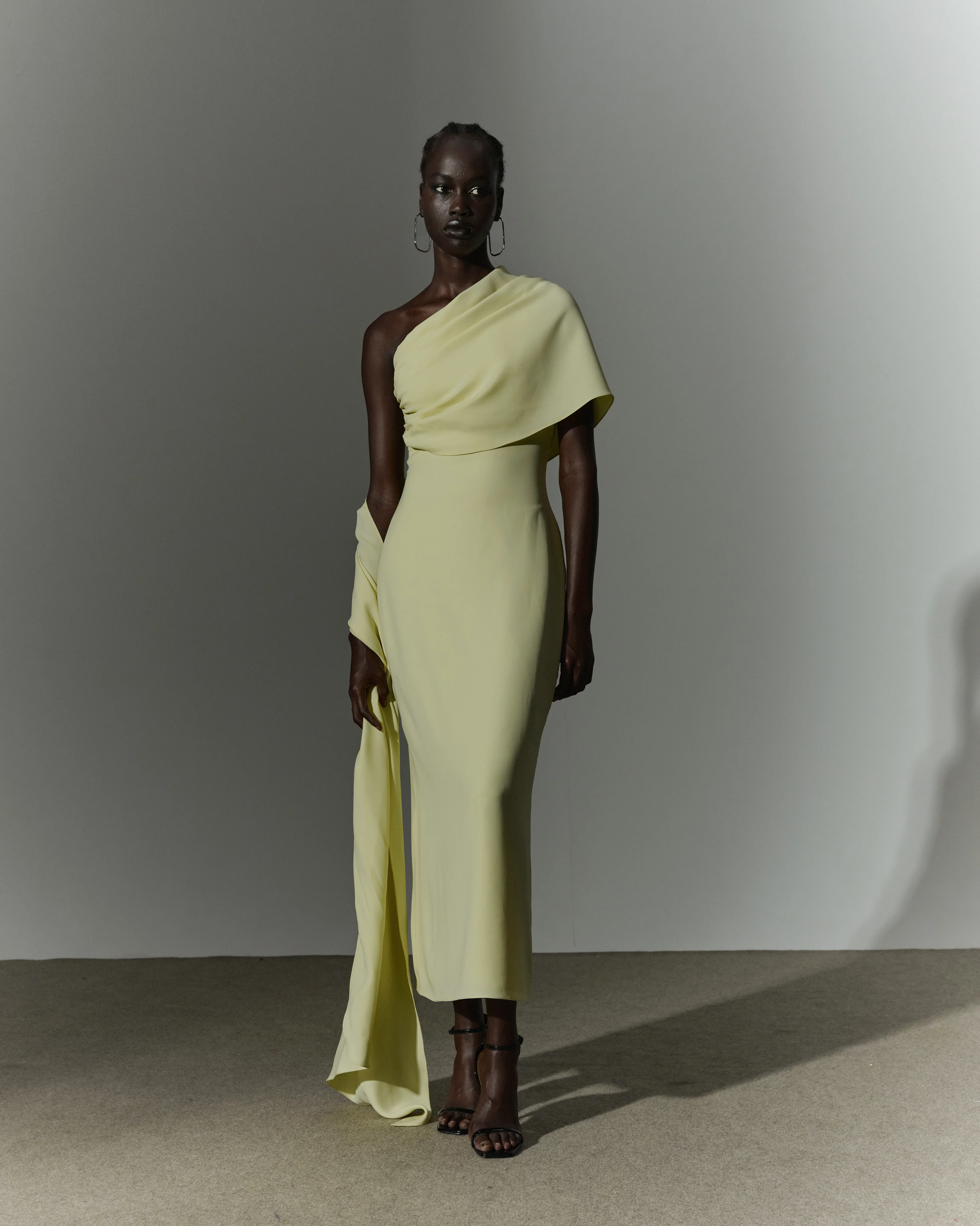 One shoulder Crepe gown with cape - Image 2